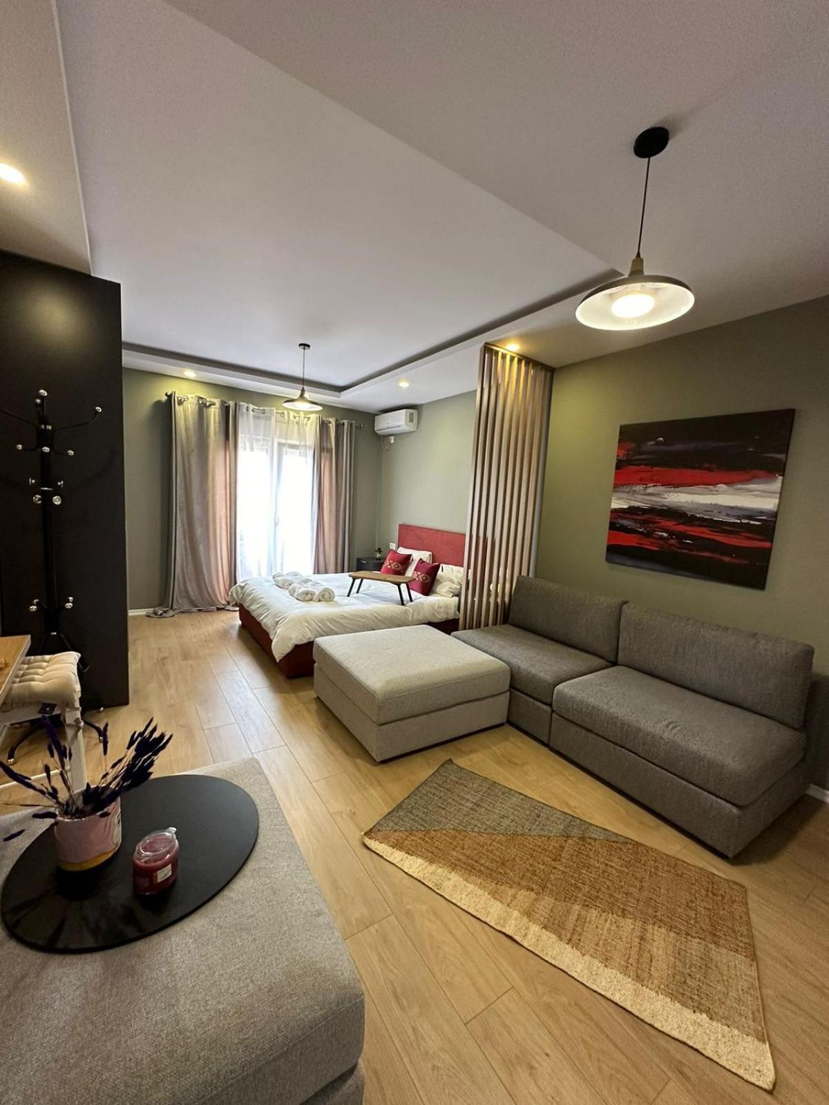 Urban Charm Studio With Balcony 티라나 외부 사진