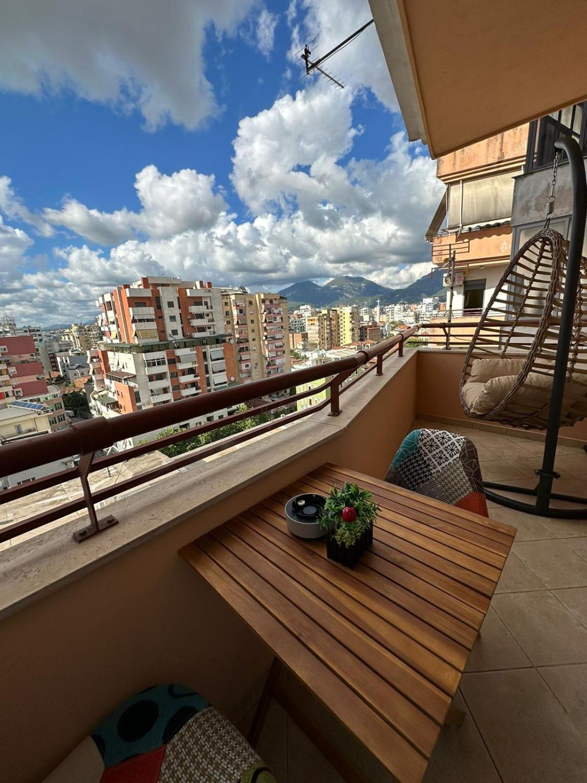 Urban Charm Studio With Balcony 티라나 외부 사진